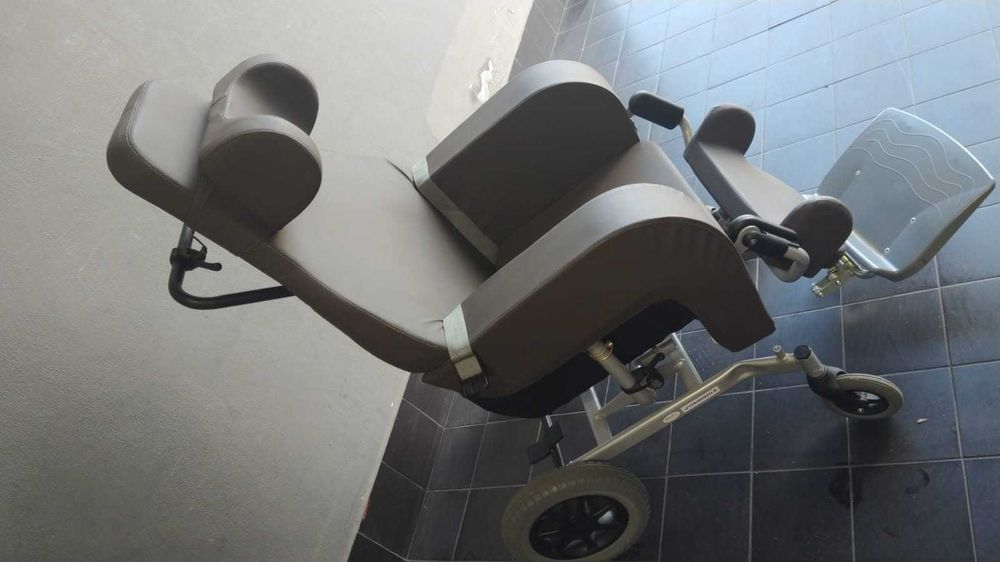 Cadeira de Repouso c/ rodas