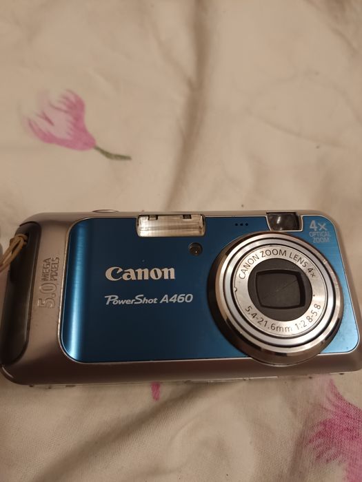 Canon PowerShot A460.