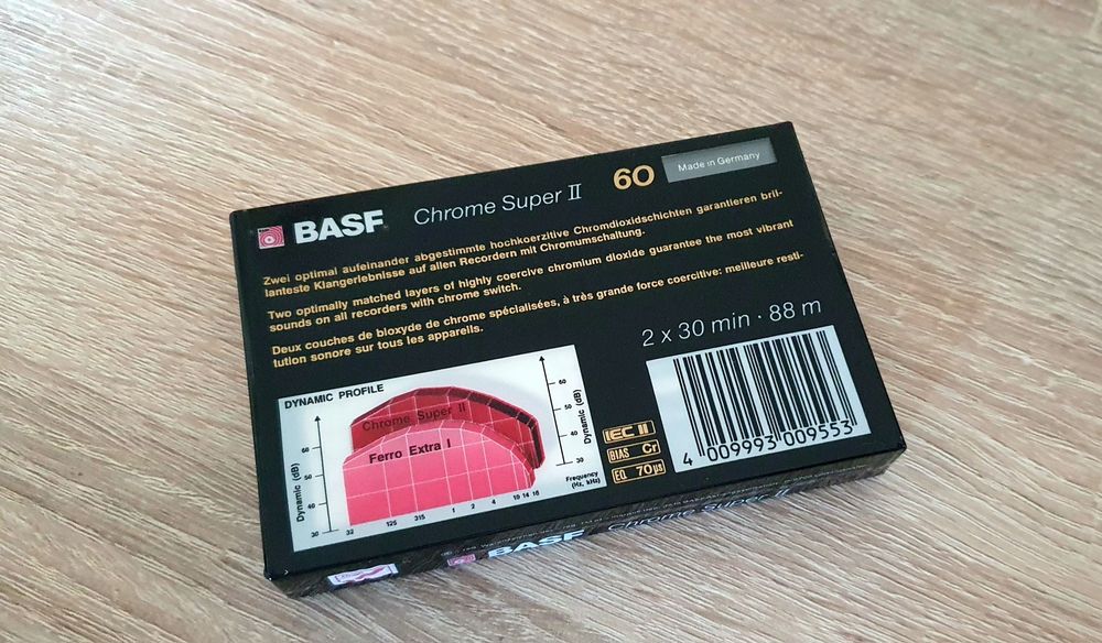 Kaseta magnetofonowa BASF Chrome Super  ll 60 .