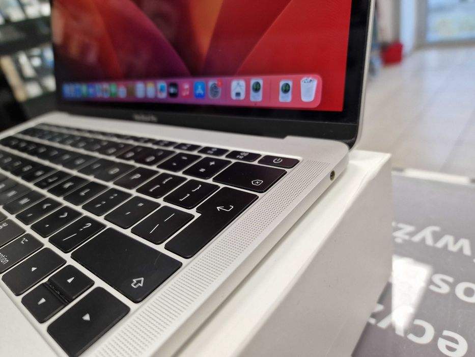 Macbook PRO 13 2017/ i5 2.30 GHZ/ 8GB/ 120GB/ czytaj uważnie opis