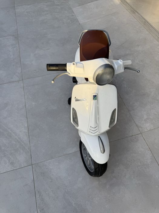 Vespa carregavel