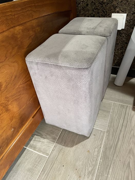 Sofá com Chaise Longue + Puff — 300 €