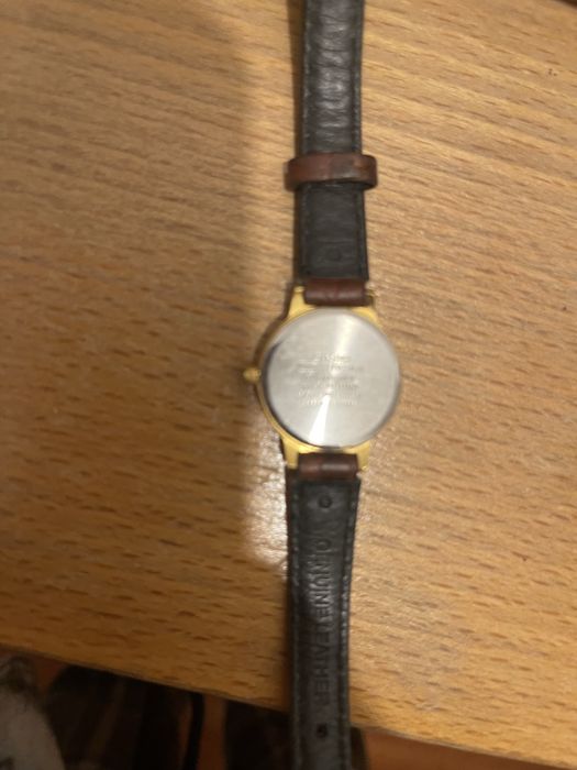 Relógio e colar verde em pedra (novo) e relógio CASIO, como novo
