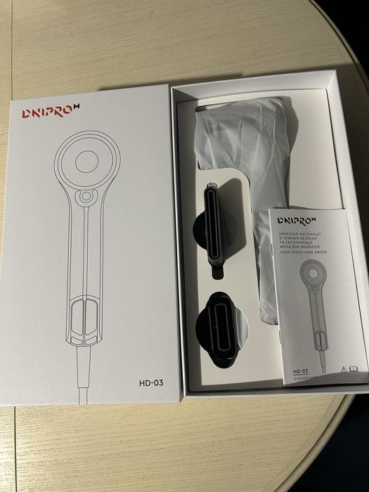 Фен для волосся Dnipro M