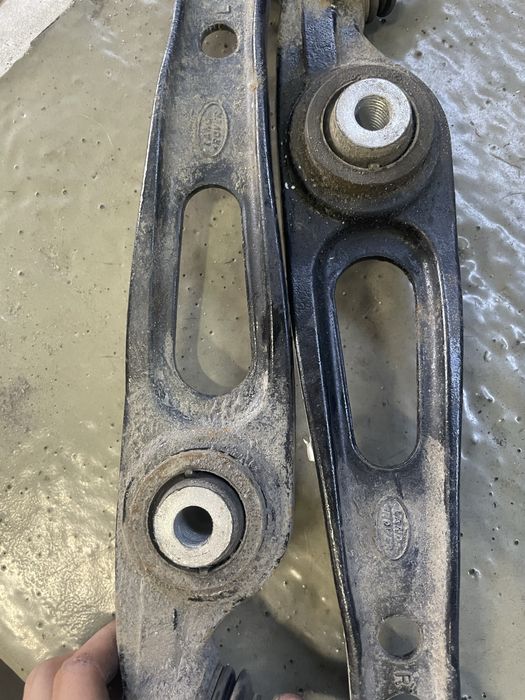 Ричаги нижні  прямі l405 JPLA-3C255-DB