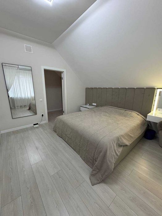 Дуплекс з ремонтом, меблями та геніальним функціоналом