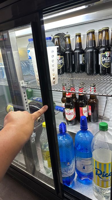Vitrine frigorífica Profissional de Bebidas – 2 Portas de Vidro