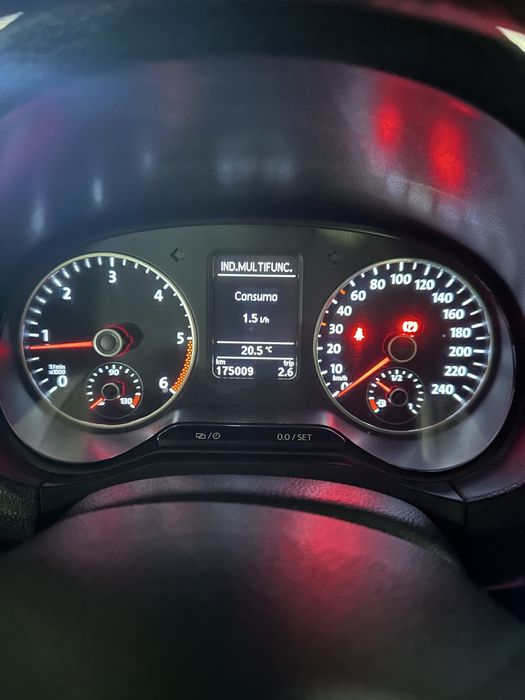 Amarok de 5 Lugares  2.0 TDI 4 Motion Nacional 180 cavalos  unico dono quase 2015 — photo 4