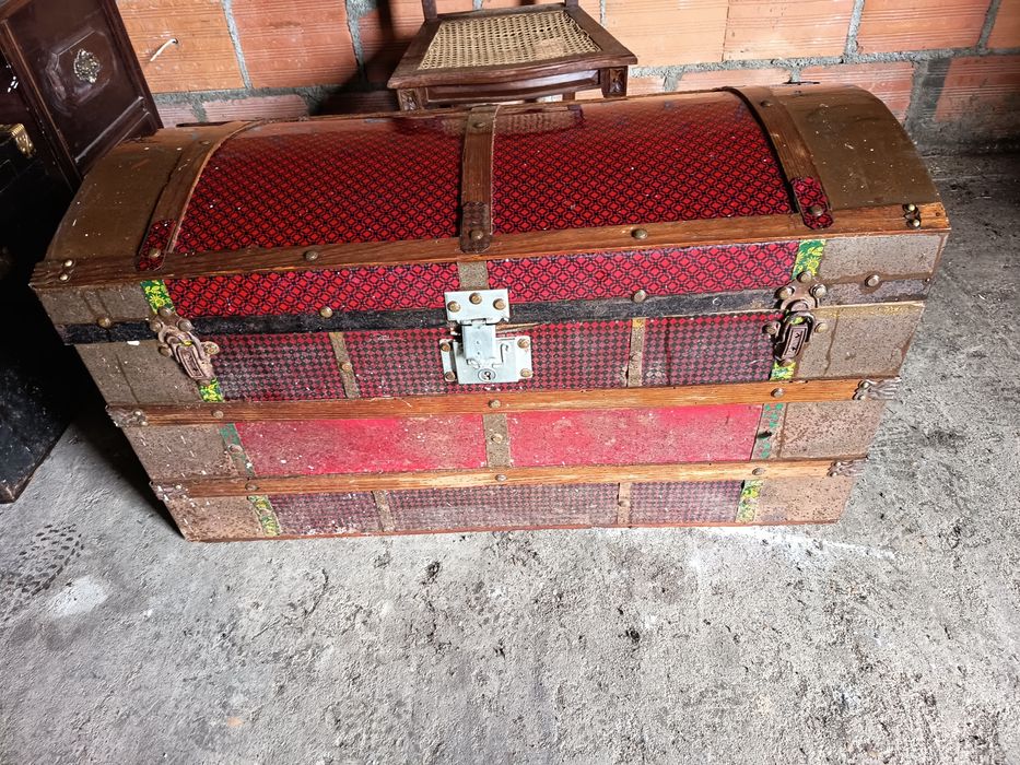Baú madeira antigo