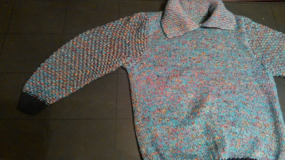 Свитер женский. Чистая шерсть. Новый. Ручная работа.