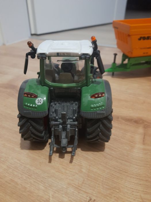 Traktor Fendt 724 Vario+przyczepa Joskin trans space 8000/27