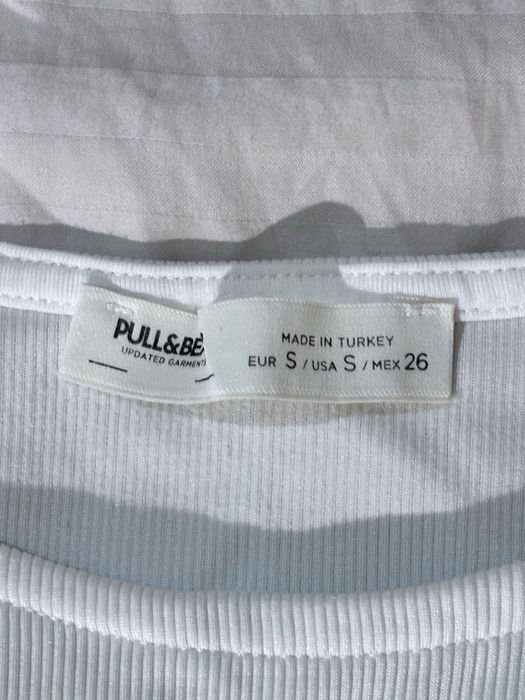 Топ pull&bear білий