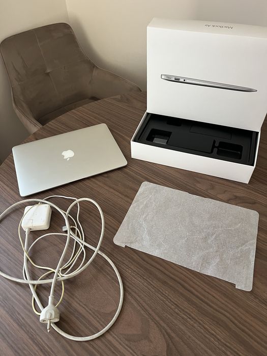 Apple MacBook Air 13” 2017 | Intel i5 | 8 GB RAM | 128 GB SSD | Pudełko + Ładowarka
