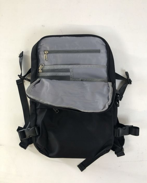 Plecak turystyczny czarny laptop do walizki lotniczy podręczny