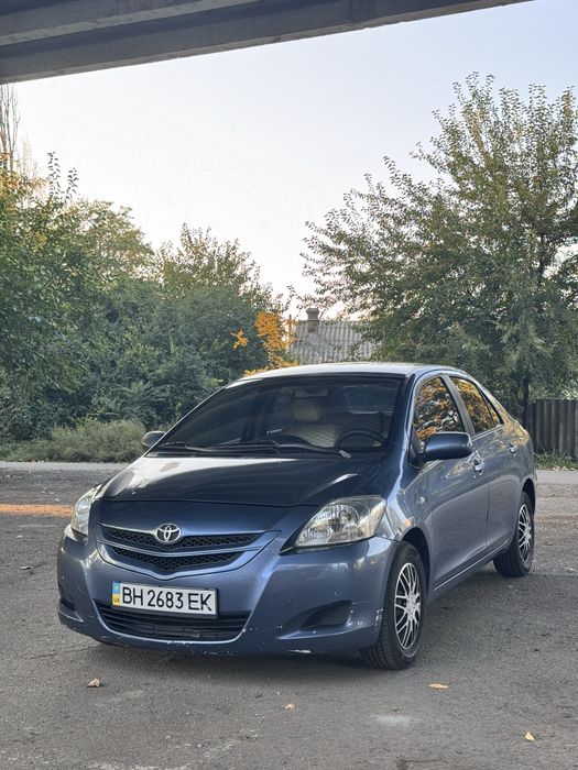Toyota Yaris 2006,автомат,арабка