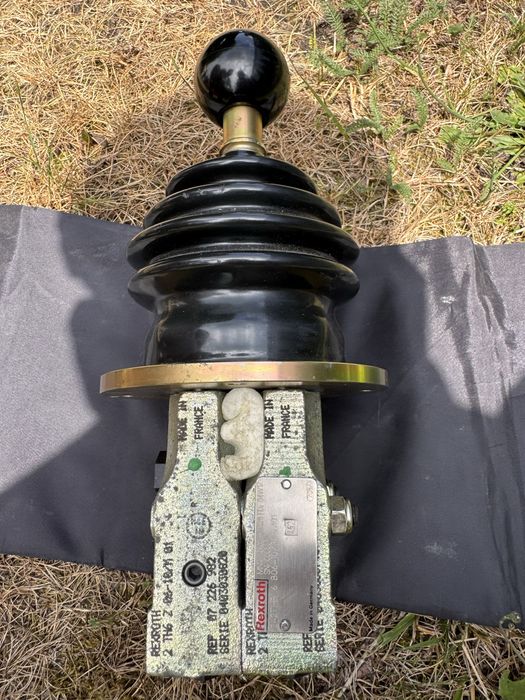 Joystick  hydrauliczny