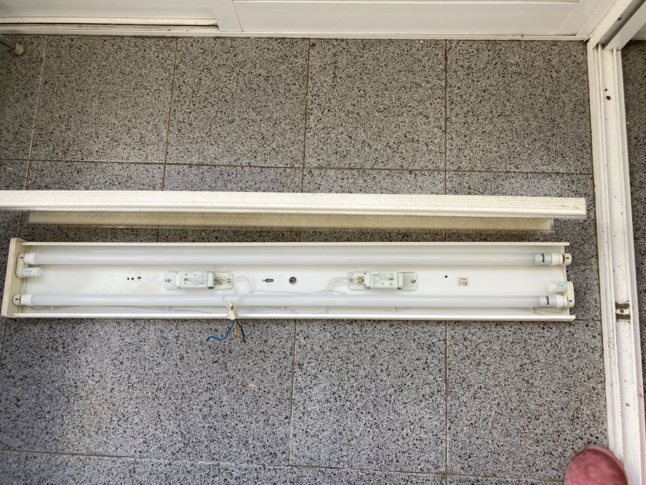 Candeeiro tecto cozinha