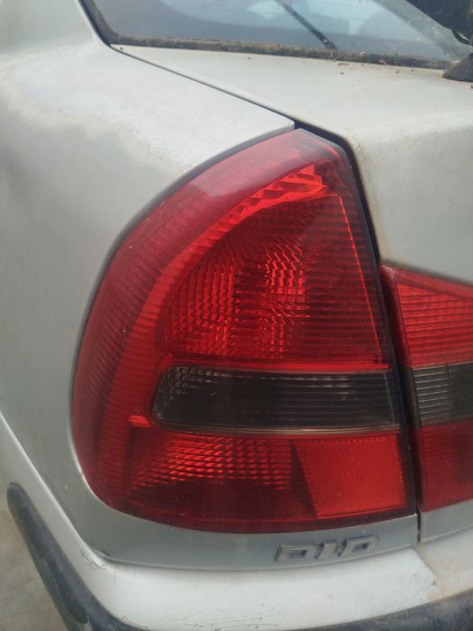 Farolim esquerdo MITSUBISHI Carisma Sedan (DA_)