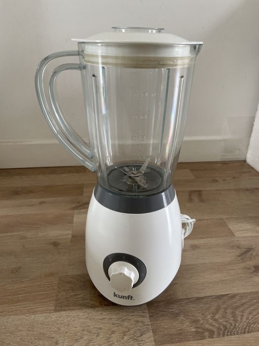 Liquidificadora kunft a funcionar em bom estado