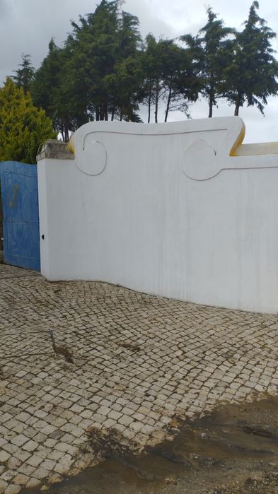 Pintura e reparações..