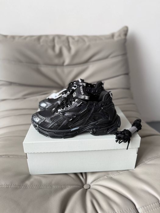 Balenciaga Runner (чорні та білі)