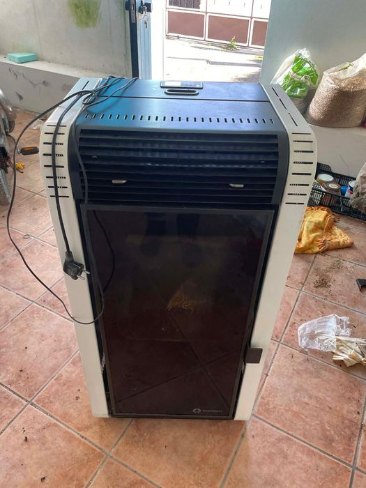 Salamandra a pellets como nova