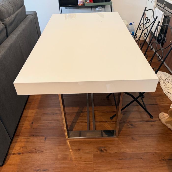 Mesa de laca branca