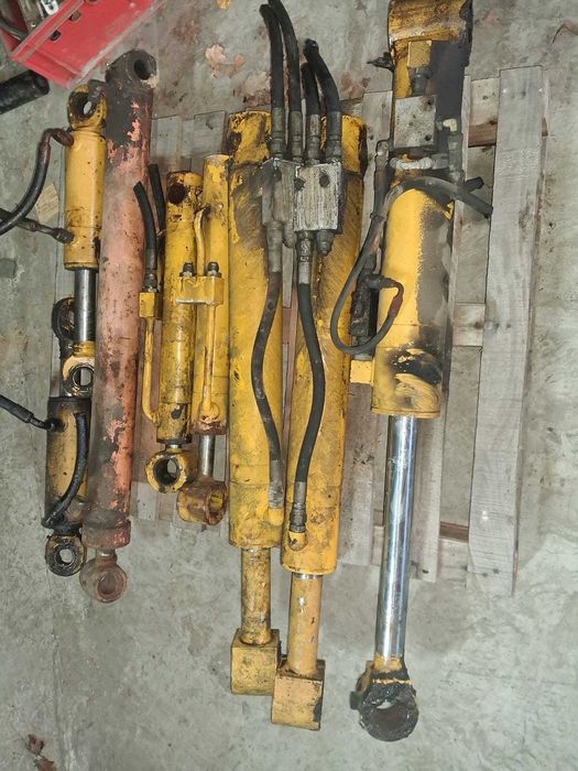 Siłowniki hydrauliczne