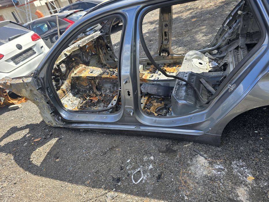 Słupek poszycie próg lewy bmw g31 g30 seria 5