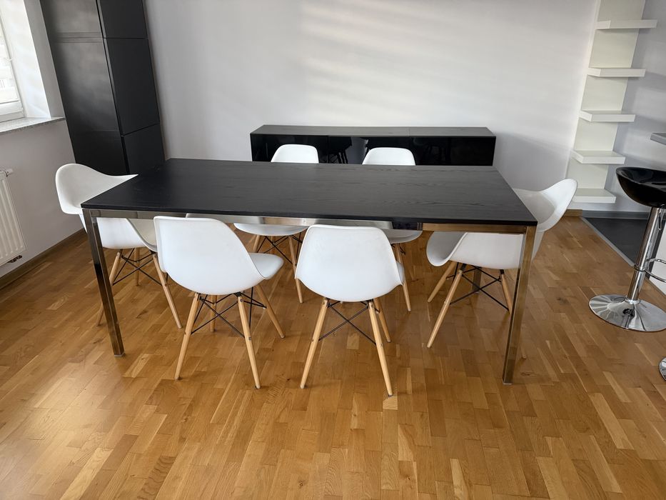 Stół Ikea ze stalową podstawą