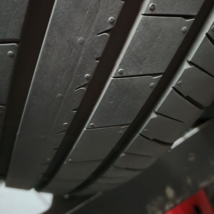 225/45/19 Sprzedam parę opon letnich Bridgestone