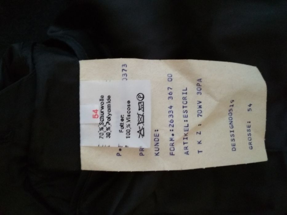 Długi czarny wełniany płaszcz 54