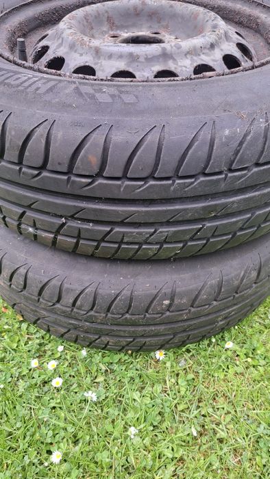 Felgi stalowe z oponami 195 65 R15