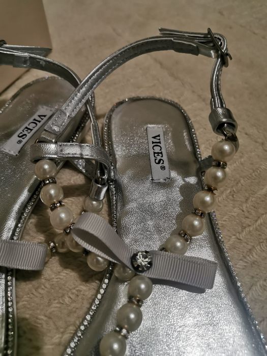 Urocze i eleganckie sandałki damskie