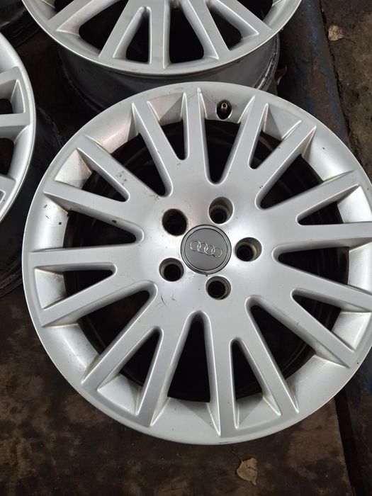 Диски audi 7jx17x112  et42  4шт. Рівні не варені.