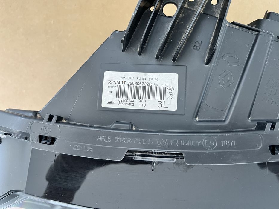 Farol esquerro e direito RENAULT TALISMAN