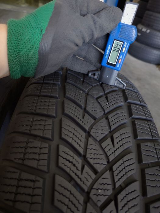 GoodYear UltraGrip Performance SUV R17 215/65 99V зимові шини добрі, свіжі