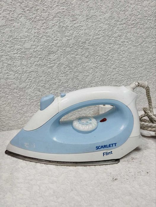 Продам праску Scarlett SC-136S