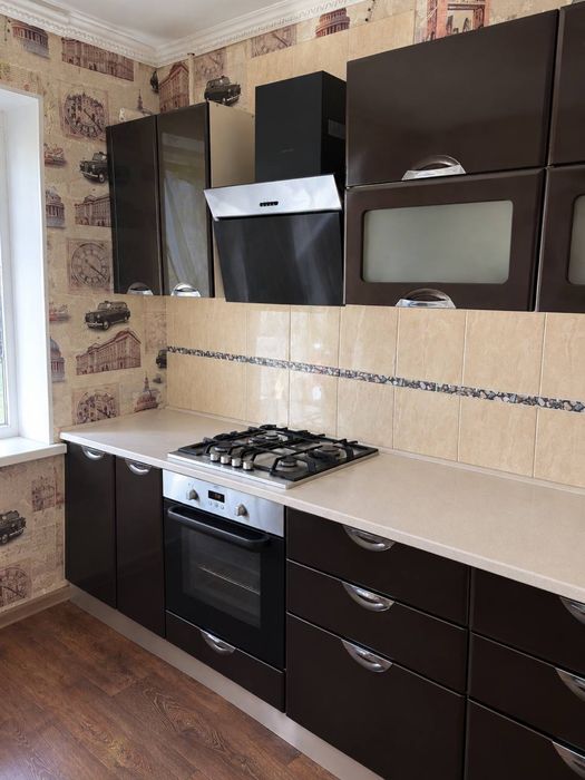 Продам квартиру місто Олександрія , Проспект Соборний 95