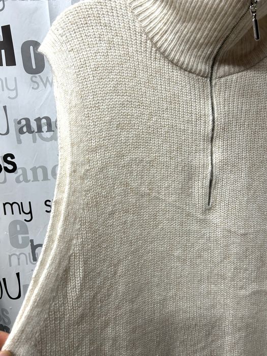 Жилет вязанный с горлом на замочке, большой размер.