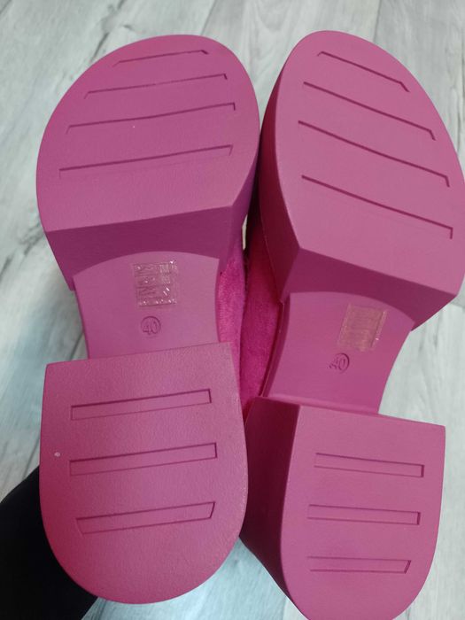 (40)  Różowe, Zdobione mokasyny czółenka na platformie, Nowe