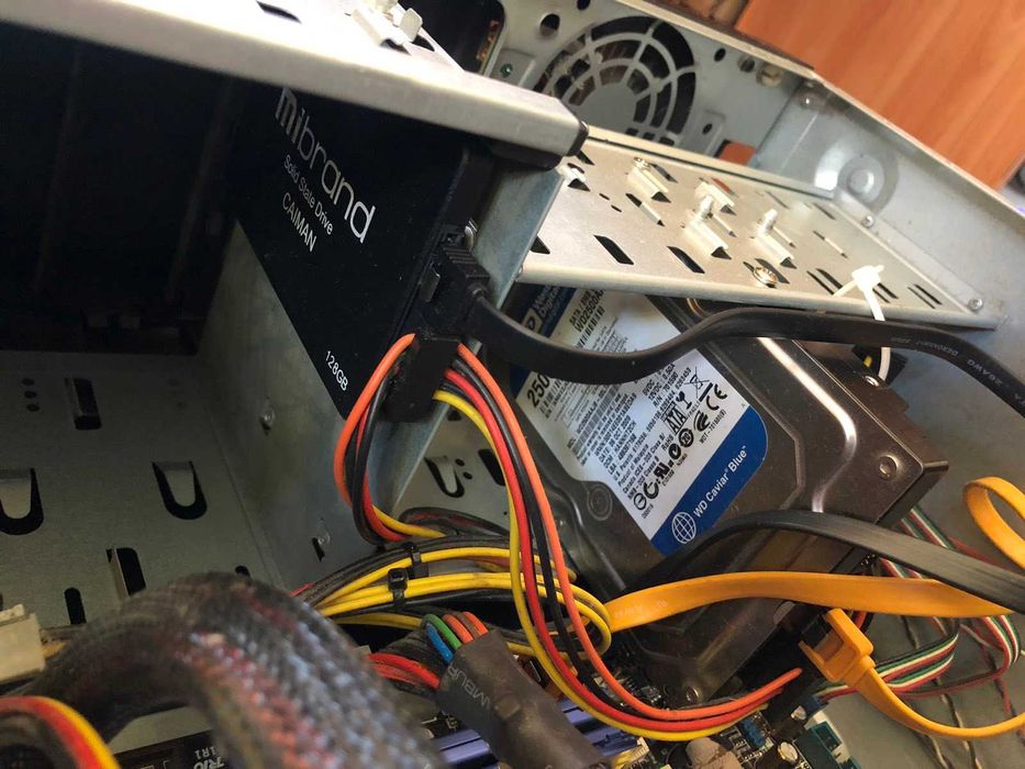 Робочий комп'ютер на Windows 10 / системний блок ПК