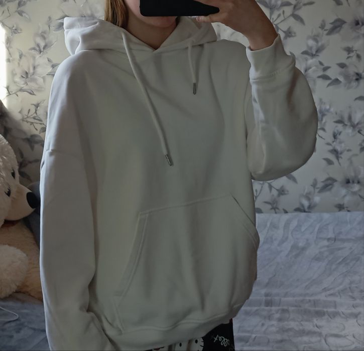 біле худі від staff