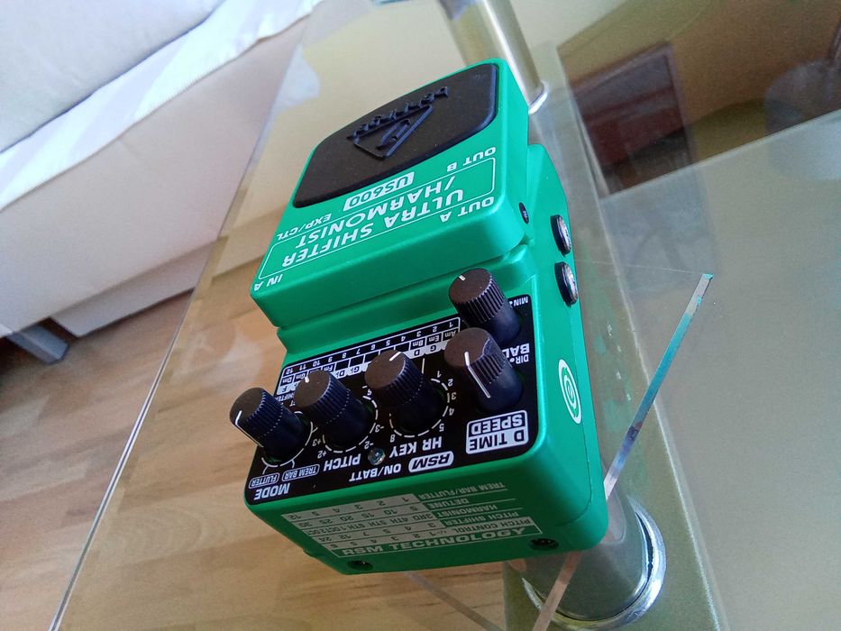 Behringer US600 ultra shifter harmonist