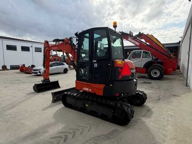 Giratória Kubota U56-5 Nº11745