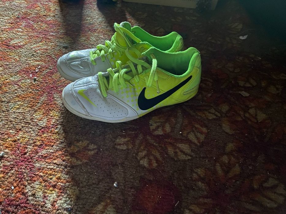 Nike. Rozmiar 35