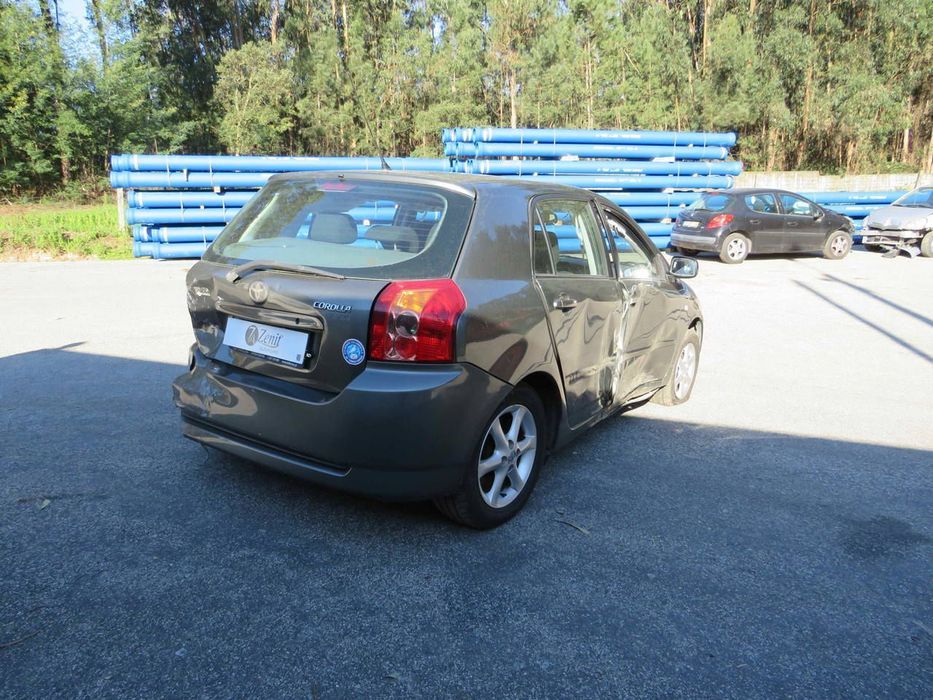 Toyota Corolla 1.4 D (90cv) de 2005 - Peças Usadas (8126)