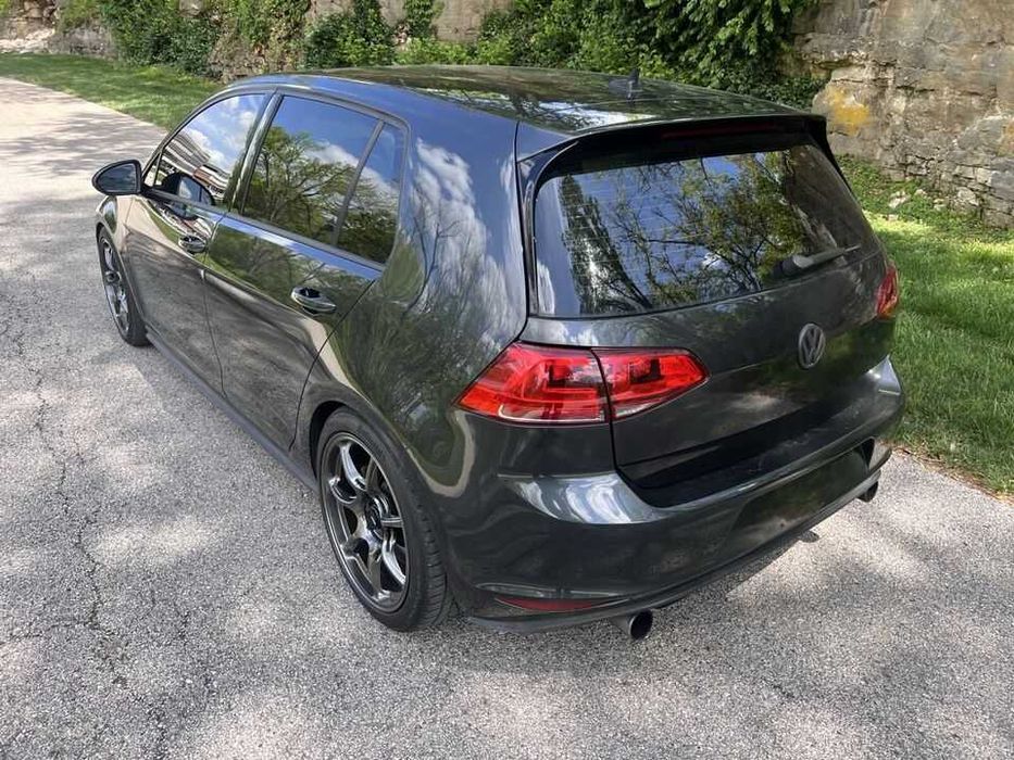 2017 Volkswagen Golf SEL