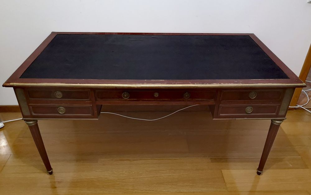 Secretária estilo Luís XVI