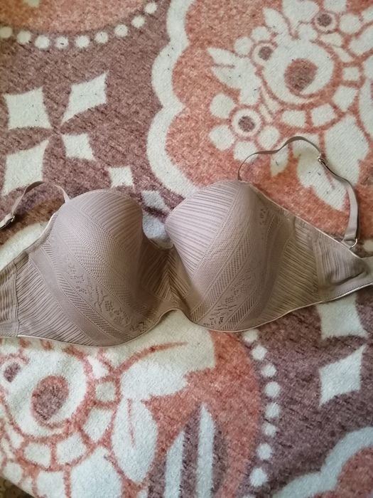 Продам бюстгальтер.